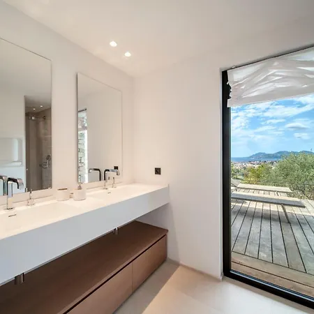 Ref 2132 - - Sea View For Rent